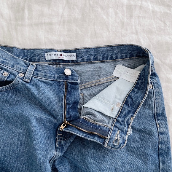 Vintage Tommy Hilfiger Cut-Off Shorts / Size 10 - Picture 3 of 4